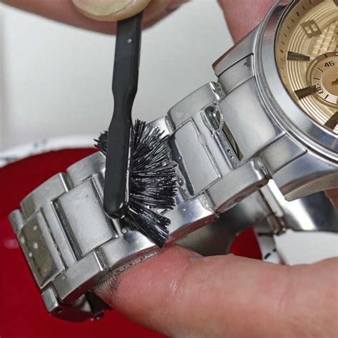 how to polish a watch